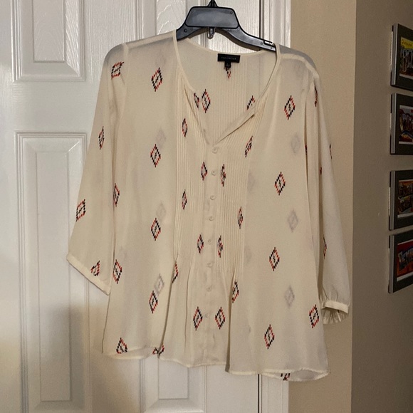 Like New, Cream Colored, Limited Aztec Print Blouse. Size Large - Picture 1 of 7